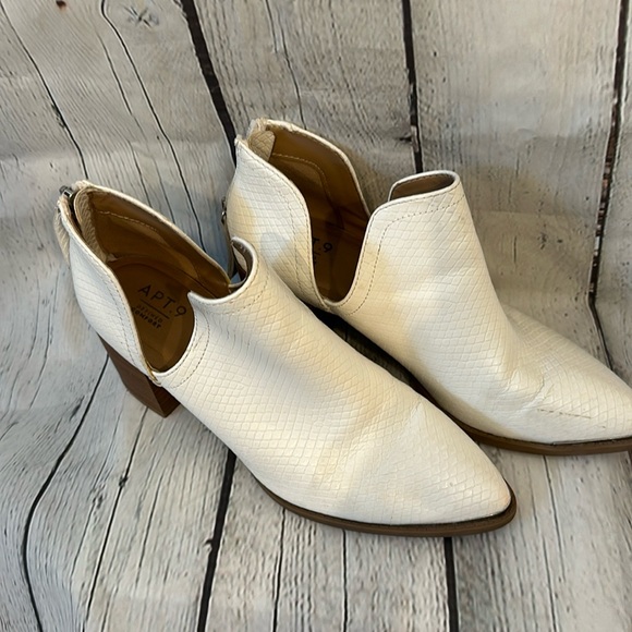 Apt.9 white faux snakeskin heeled booties - Picture 1 of 7